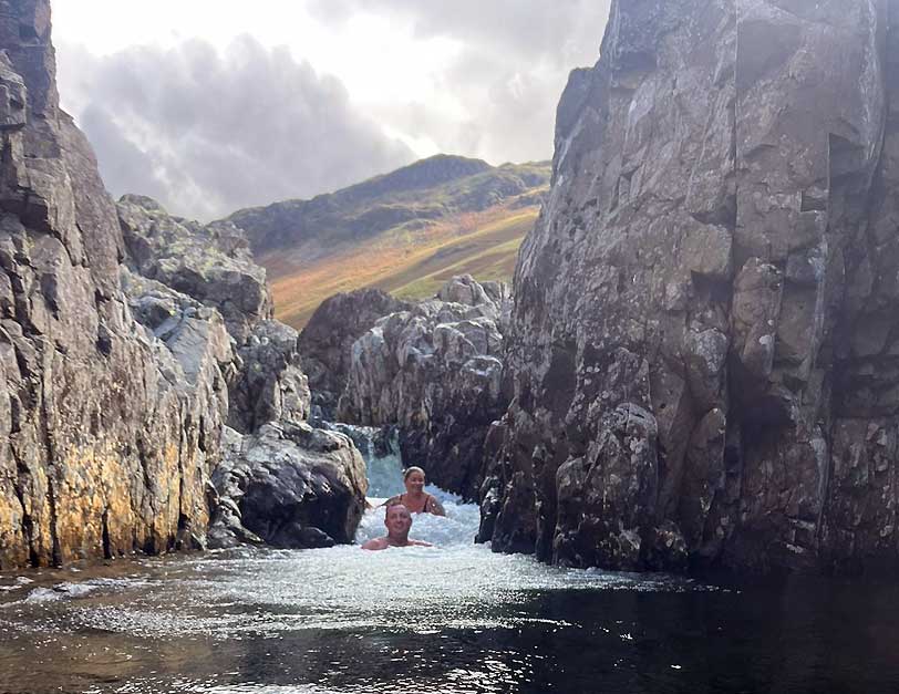 Cave near Lingcove Beck Bridge