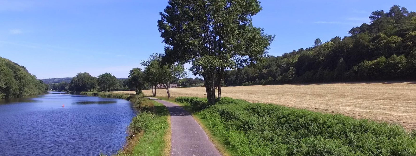 https://www.selectcottages.com/sites/default/files/revslider/image/drone-photo-river-blavet.jpg
