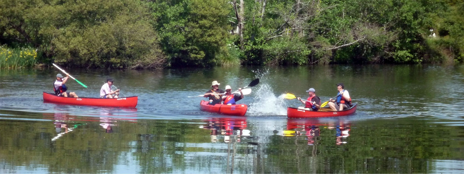 https://www.selectcottages.com/sites/default/files/revslider/image/kayaks-on-river-blavet.jpg