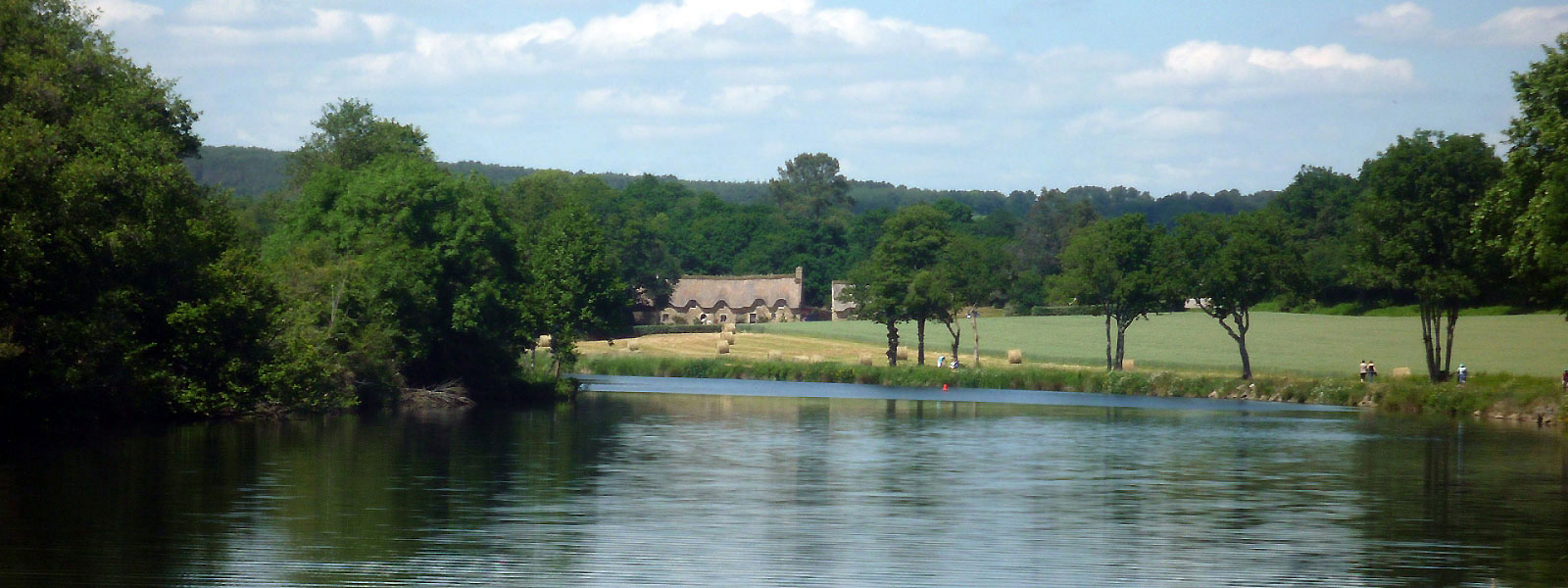 https://www.selectcottages.com/sites/default/files/revslider/image/la-garenne-from-blavet.jpg