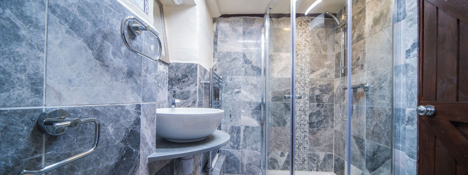 https://www.selectcottages.com/sites/default/files/stanley-ghyll-shower_0.jpg