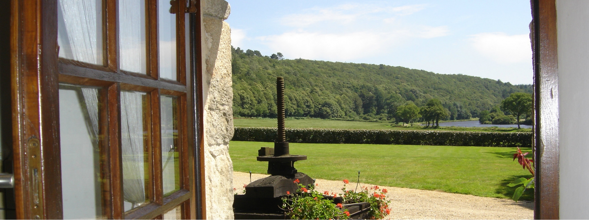 Brittany Holiday Cottages with pool Select Cottages
